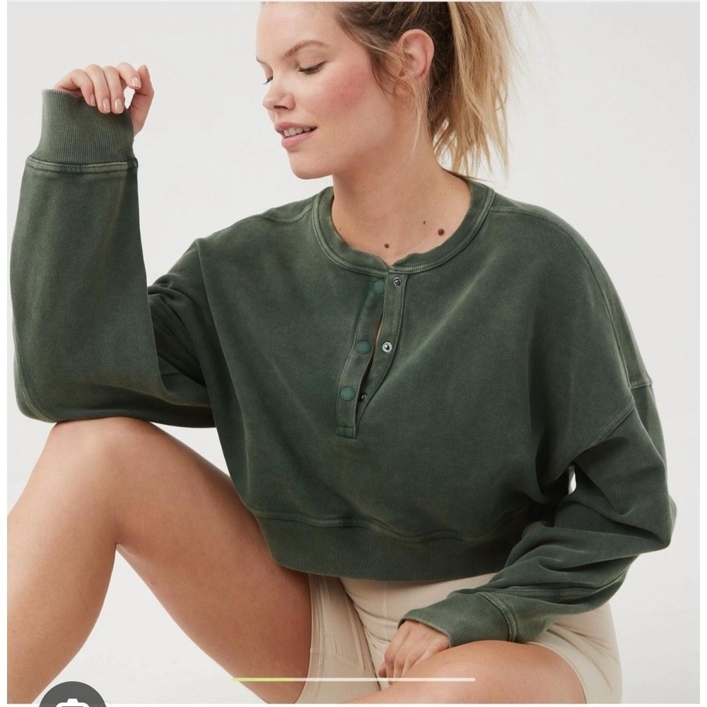 Offline By Aerie Throwback Cropped Snap Front Sweatshirt Thumb Holes Green Sz L